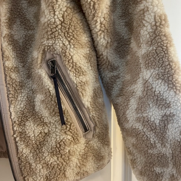 Patagonia jacket, size extra small - Picture 3 of 4